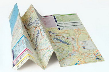 Esempio di mappa stradale piegata in carta o tyvex